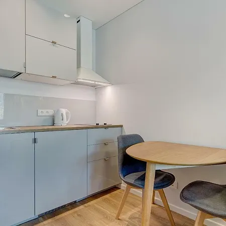 1b In A Great Location *