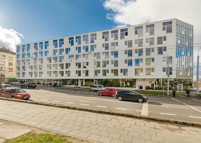 1b In A Great Location *