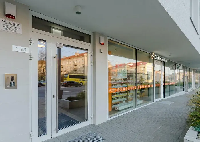 1b In A Great Location Apartment