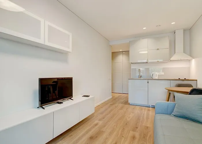 1b In A Great Location *